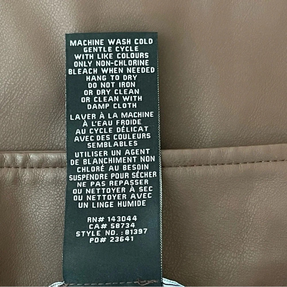 Bagatelle Collection Mini Faux Leather Skirt with Pockets workwear streetwear - Picture 9 of 10